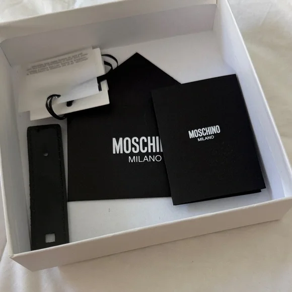 Moschino women’s Black Belt with Gold Logo - Picture 3 of 5